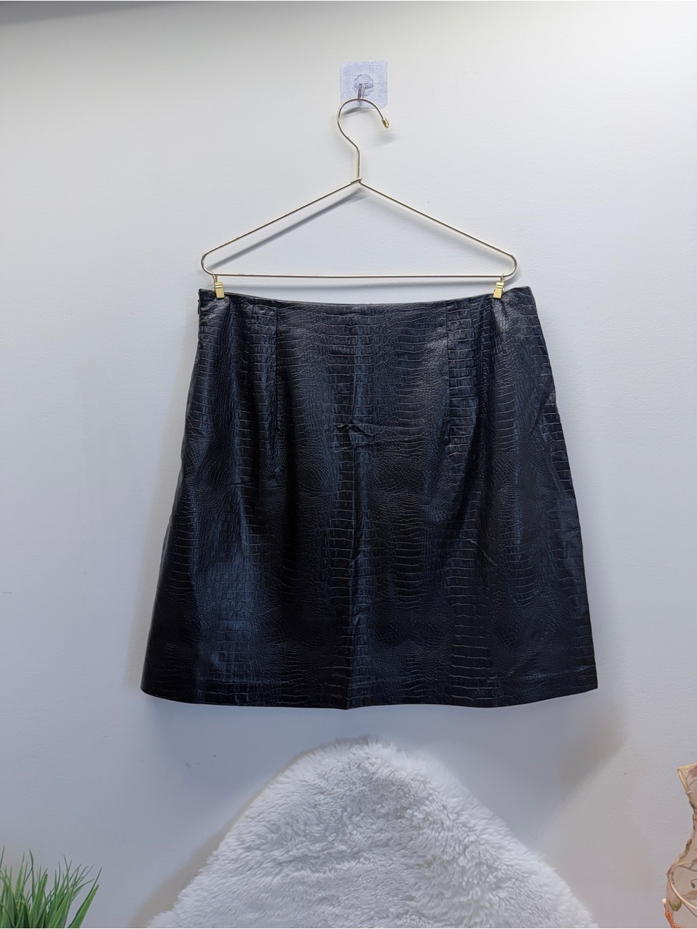 32” Waist Dynamite Black Faux Croc Mini Skirt ❤️ - Picture 4 of 5